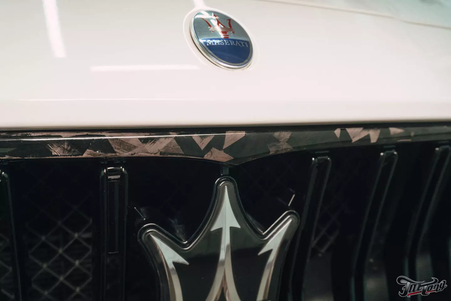 Замена бампера, доработка карбона и другие работы на Maserati Ghibli